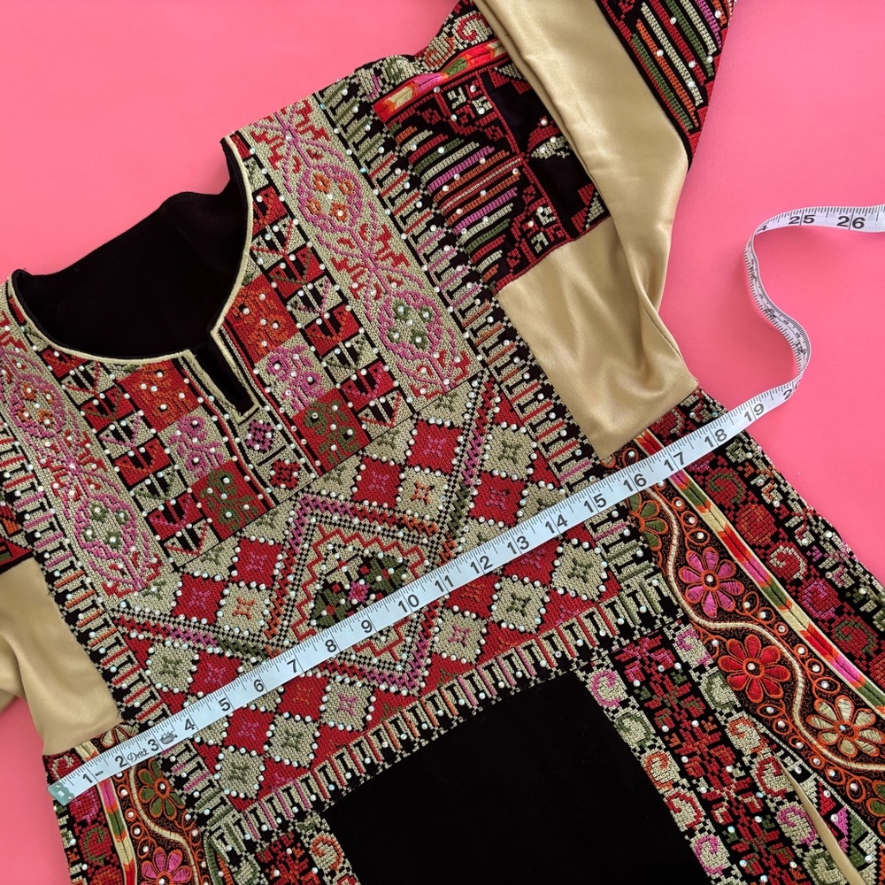 Fully Embroidered Palestinian Thobe - Picture 6 of 9